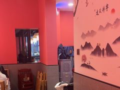-老街烧烤大排档·地道湖北菜·龙虾馆(汉口火车站店)