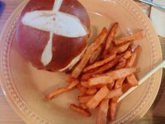 澳洲牛肉汉堡-HELLO 27 意面·沙拉·帕尼尼