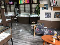 -视野联行眼镜蔡司·依视路官方授权店(顺城店)