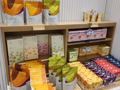 面包甜点陈列柜-奈雪的茶(大连新玛特店)