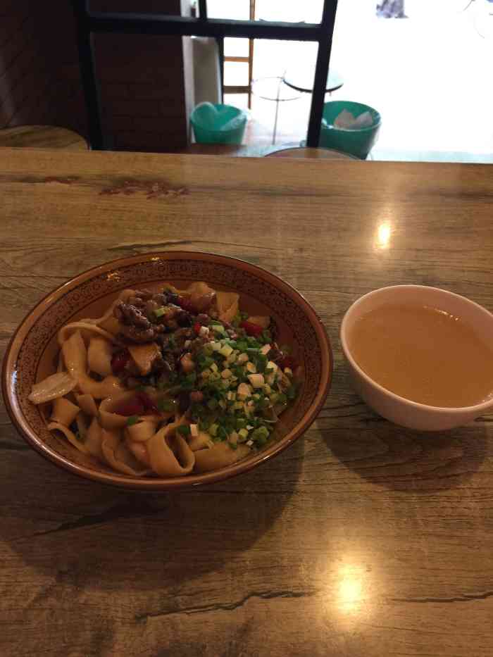 宜宾面道馆-"各种面食都有,面的种类也很多,有香菇口蘑.