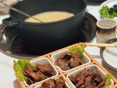 酱辣拼盘-汤宴·参须肚包鸡(南京路店)