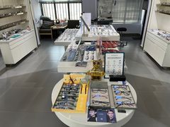 -视野联行眼镜•蔡司•依视路(温江店)