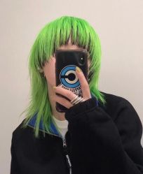 -变画·发型STUDIO