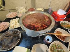 -洞亭火锅(防空洞总店)