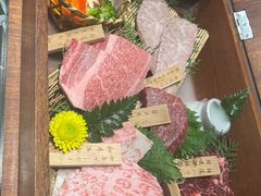 -山川小町·极番烧肉(新地假日广场店)