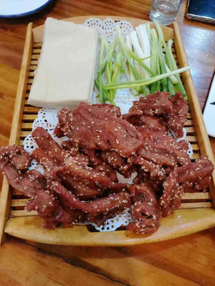 老博山菜馆-"这家餐馆就在曦园小区外面的沿街房.这家是.