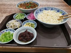 老北京炸酱面-门框胡同百年卤煮(新街口店)