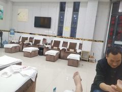 -创新足专业修脚(龙荷路店)