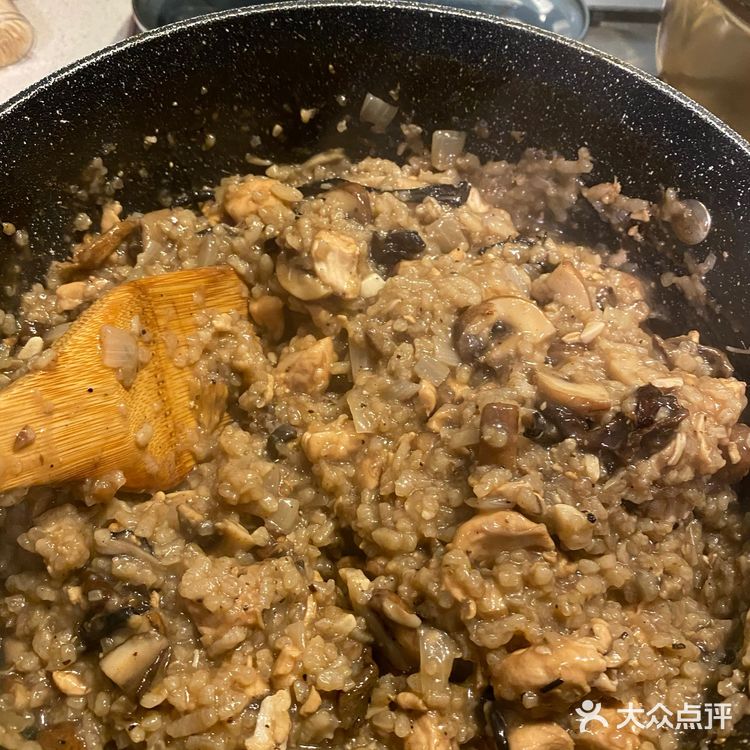 像极了小时候KFC的寒稻香菇饭。蜜瓜配火腿调剂一下