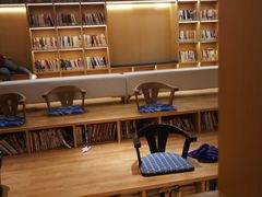 -漕河泾街道图书馆(漕河泾社区文化活动中心店)