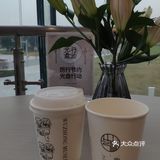 喝完咖啡默默带走了杯子[调皮]