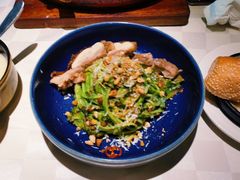 鸡肉松仁菠菜汁意面-西堤牛排(南京龙江店)