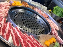 -哈哈碳都·牛肋条无限自助烤肉(台江万达店)