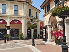 -佛罗伦萨小镇广佛名品奥特莱斯(疏港路店)