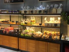 面包甜点陈列柜-依茉朵(锦秋新天地店)