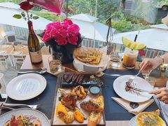 -Mark&Mars Restaurant