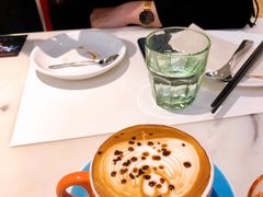 榛果拿铁咖啡-港丽餐厅(高德置地店)