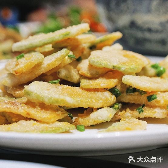 小街头自来熟