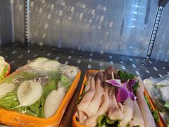 -钢管厂五区小郡肝串串香(蜀都万达店)