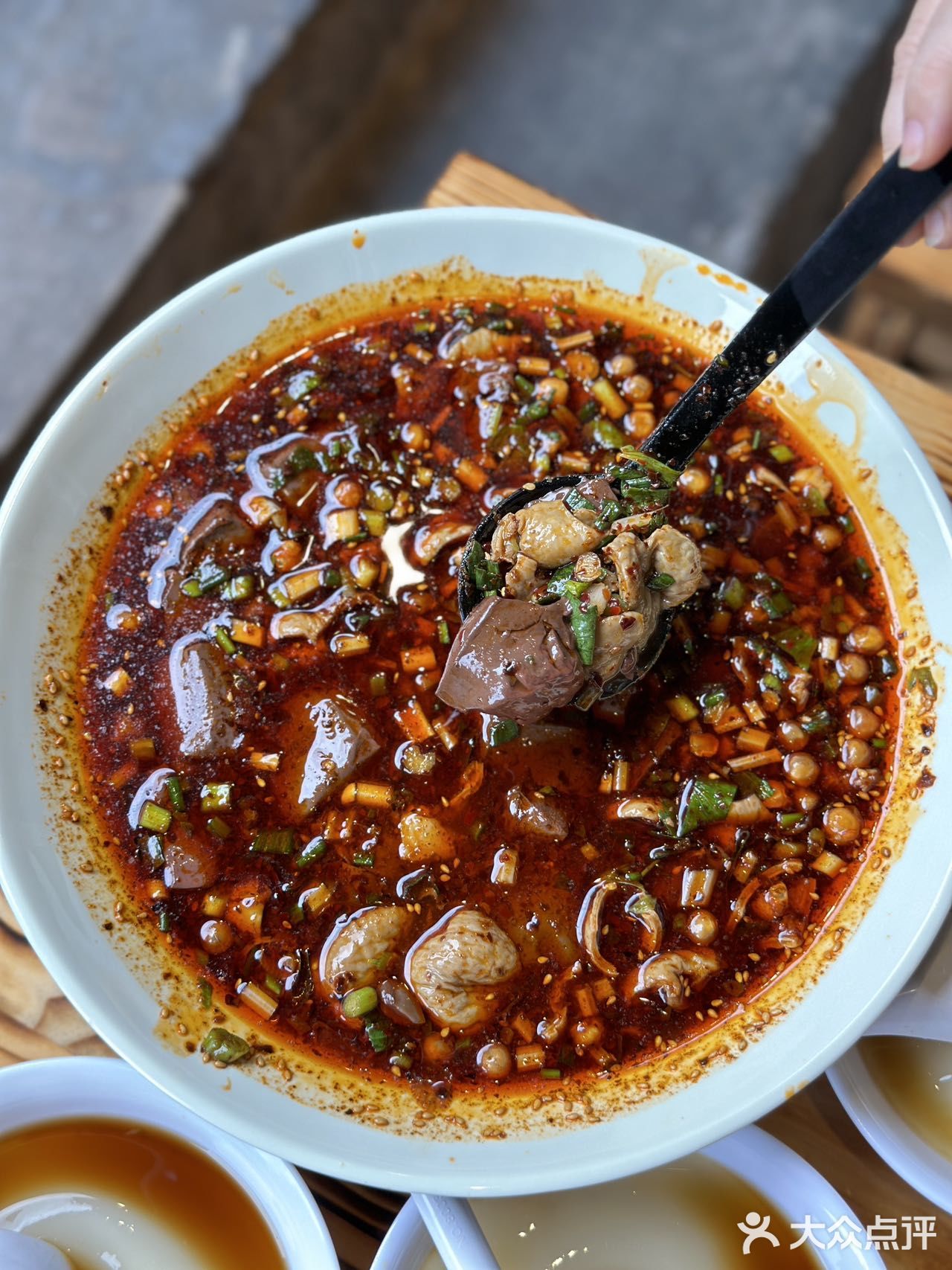 果然重庆物价是感人的！人均20的肥肠血旺吃到爽！