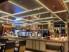 -大中华希尔顿酒店-念自助餐·嗨啤·小龙虾
