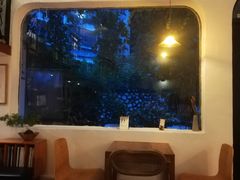 -彳亍咖啡·这里(水湾路店)