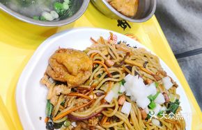 Stir-Fried Snail Noodles