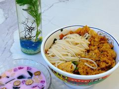 -弘束束柳州深巷螺蛳粉(珠江路店)