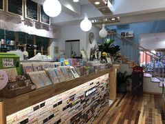 -猫的天空之城概念书店(束河店)
