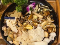 -一朵菌·野生菌探索家火锅(南亚店)
