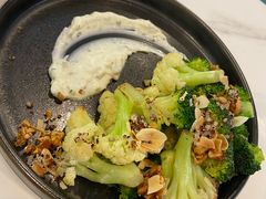 烤菜花藜麦坚果-拾挚扒房(招商花园城店)