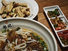 -湘人龙记老长沙米粉(鸟巢店)