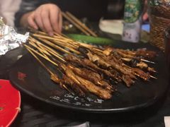 -何师烧烤·香辣蟹·川菜·30年老品牌(太古里旗舰店)