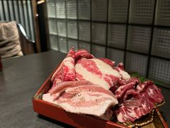 -铭牛烧肉·和牛海鲜自助(高新月牙湖店)