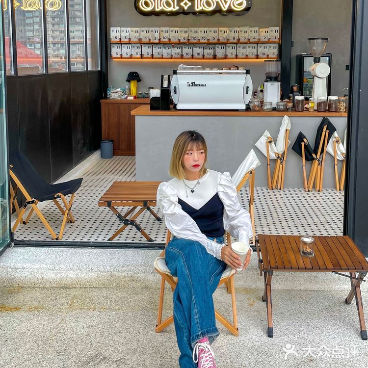 成都最大的中古店‼️整整四层楼!像是逛古堡