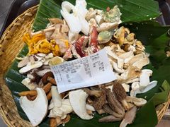 -原林野山菌火锅·炒菌(关上野生菌一条街店)