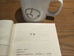 -新华里咖啡书吧(新华书店小寨店)