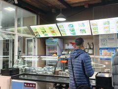 -陇上全荟兰州传统牛肉面(延吉路店)