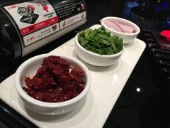 正宗新疆羊排汤煲-马仕玖煲·融合菜·酥不腻烤鸭(人大店)