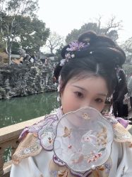-一揽芳华汉服旗袍体验馆(拙政园店)