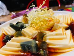 皮蛋豆腐-胖哥俩肉蟹煲(湖滨银泰in77店)