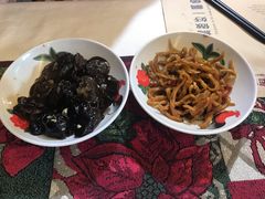 -刘姐啤酒鱼民族演艺餐厅(西街总店)