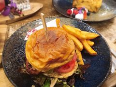 chicken&nbsp;burger-FLOVIE FLORIST CAFE