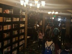 -钟书阁(松江泰晤士小镇店)