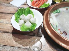 -虾弄弄海派小龙虾·牛羊蝎子火锅