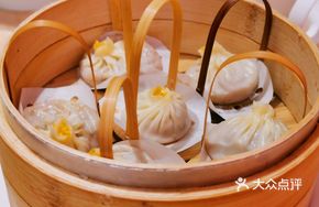 Long Tang Full Crab Roe Steamed Bun