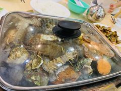 特色一锅鲜-鹏城人家海鲜酒家·23年老字号(较场尾店)