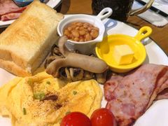 英式早午餐-JINNS锦时 steak&pizza(浸信会礼拜堂旧址店)