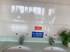 -诸城服务区-停车场